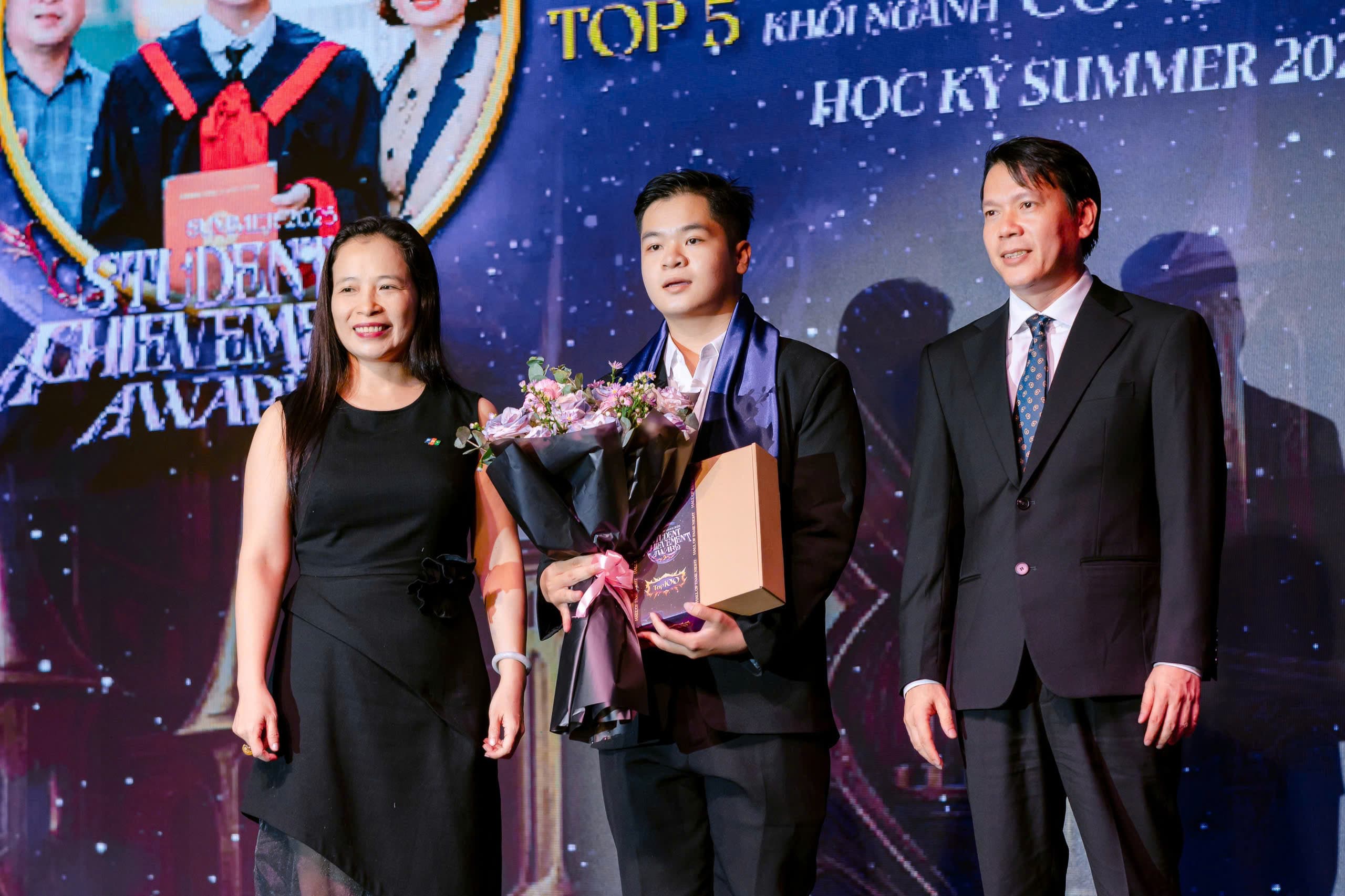 FPT University Award